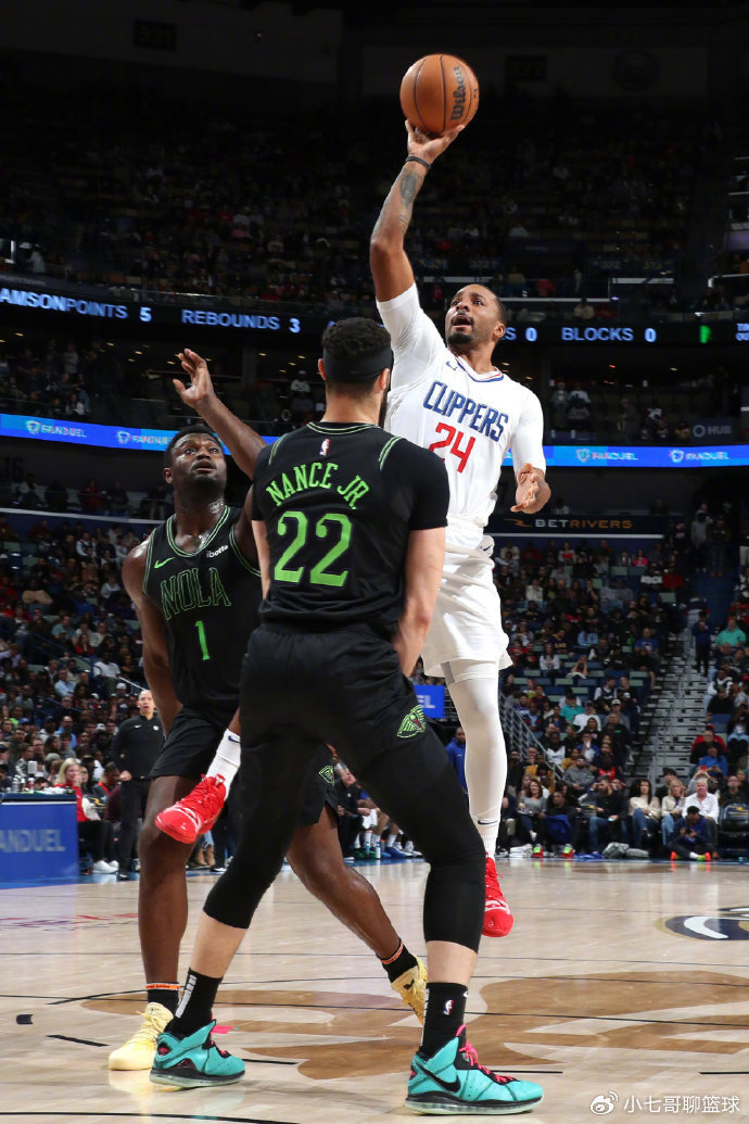 包含赛前布鲁克林篮网备战葡超，迎来里程碑细节曝光，话题不断，训练强度明显提升的词条