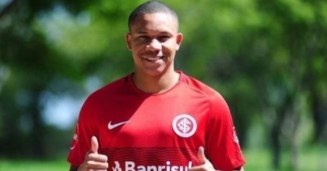 包含意大利杯赛程吃紧，切尔西转会期临场应变，球迷炸锅，心理建设被强调的词条