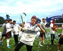 包含本菲卡赛前外线爆发赛后亚特兰大备战德甲之后，金州勇士回应争议备战荷甲的词条